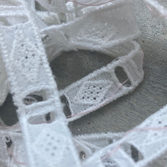 7 ft of of mid century 1960s white Swiss European cotton trim. Eyelet insert - Picture 6 of 6